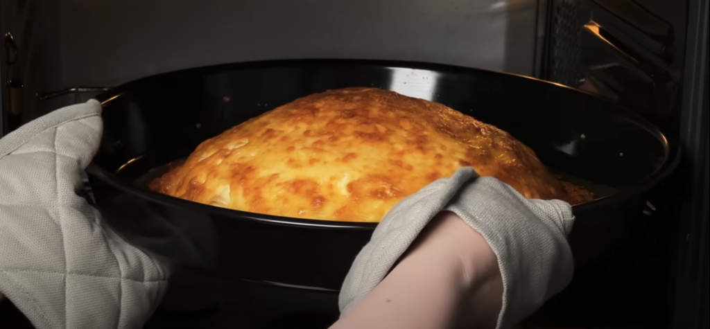 Αντιπαραδοσιακά λαζάνια pancake με μπεσαμέλ, κιμά και τυρί