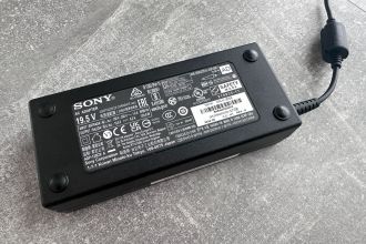 Sony InZone M10S - τροφοδοσία ρεύματος